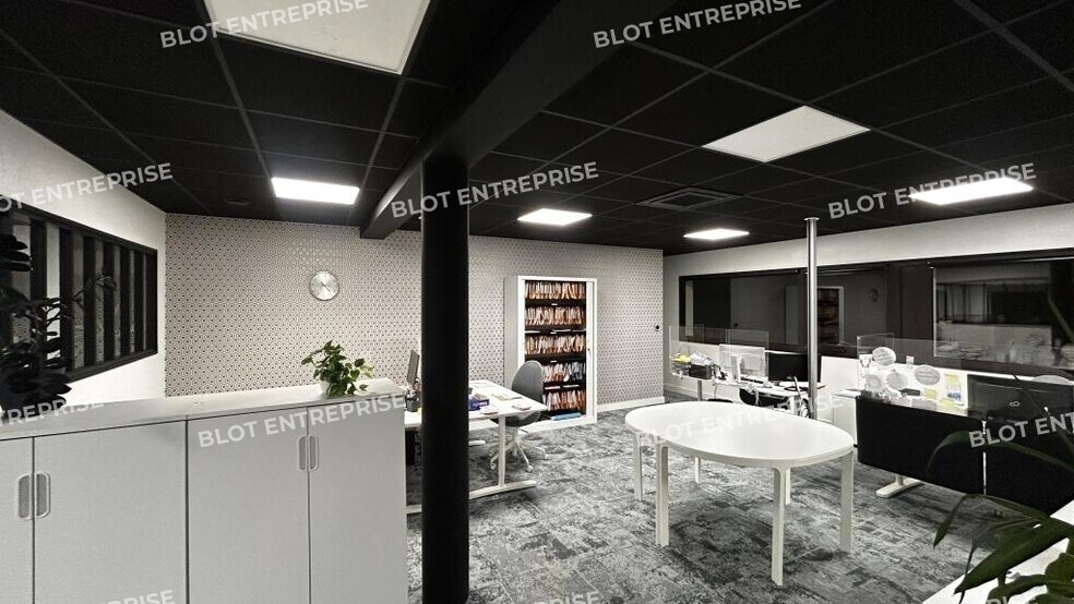 Office in Cesson-Sévigné for lease - Interior Photo - Image 3 of 15