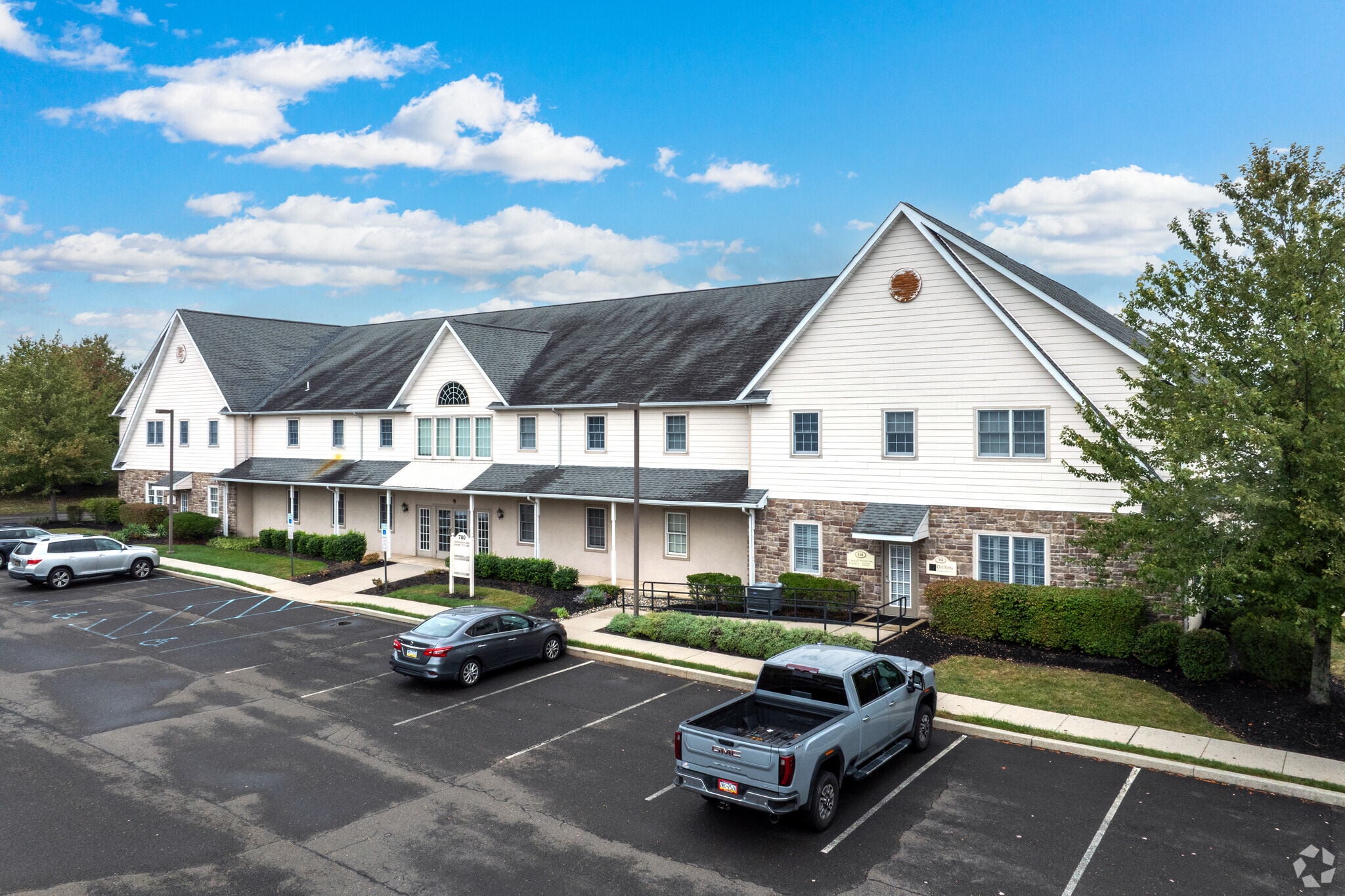 780 Newtown Yardley Rd, Newtown, PA for sale Primary Photo- Image 1 of 8