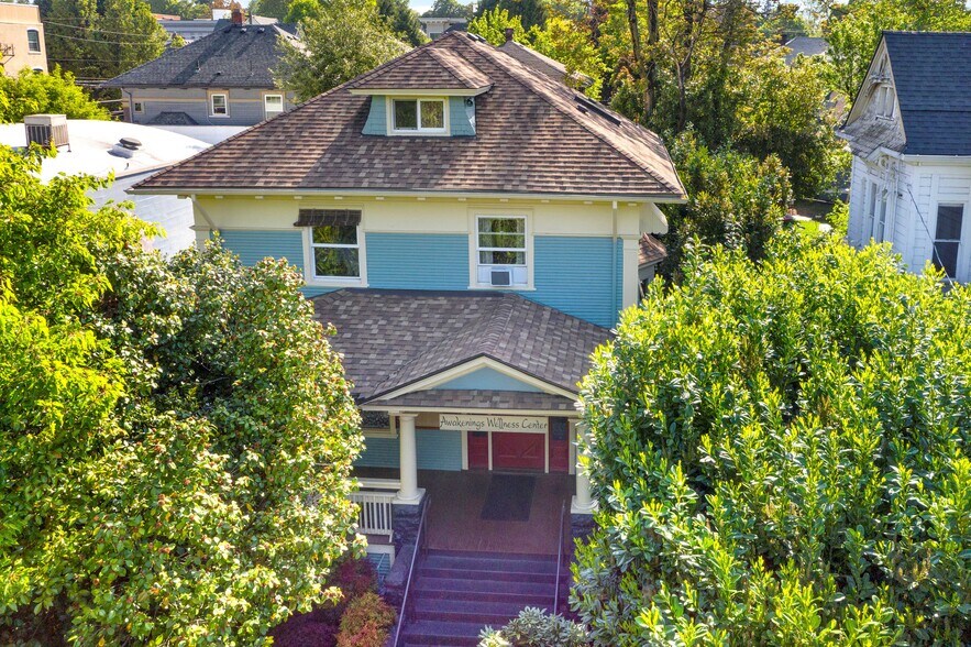 1016 SE 12th Ave, Portland, OR à vendre - Photo du bâtiment - Image 2 de 19