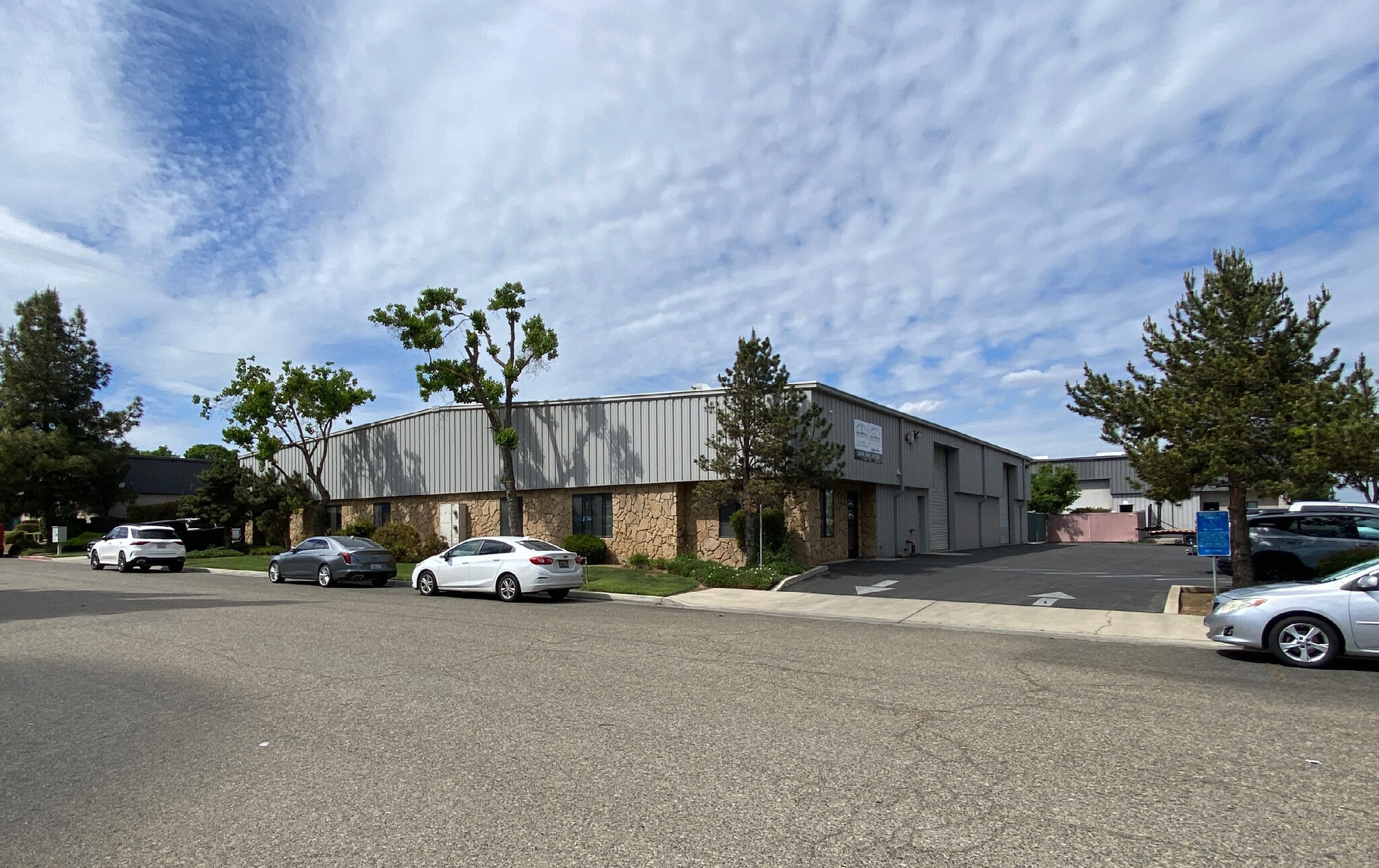 3604 W Gettysburg Ave, Fresno, CA for lease Primary Photo- Image 1 of 5