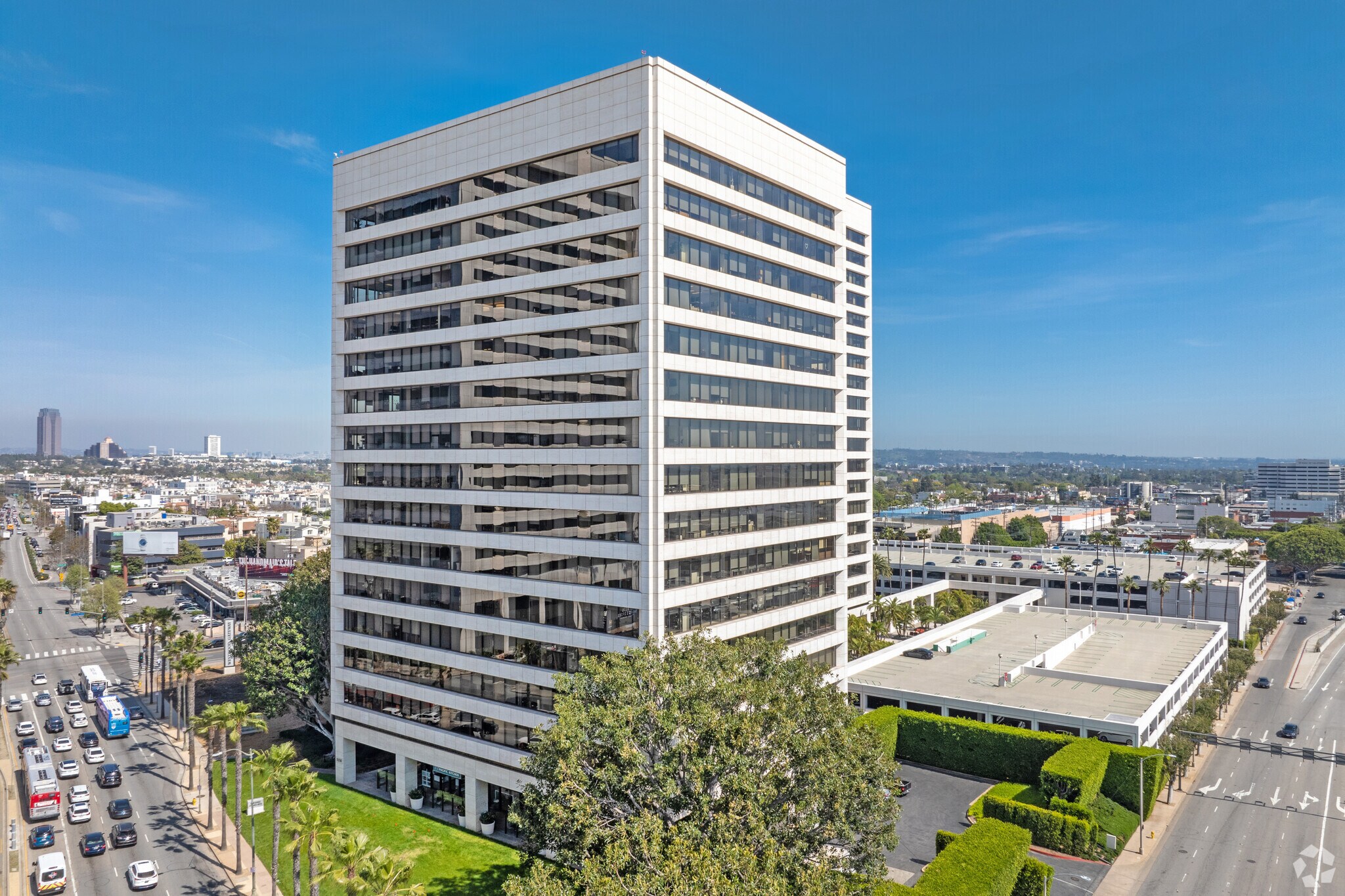 11100 Santa Monica Blvd, Los Angeles, CA for lease Primary Photo- Image 1 of 48