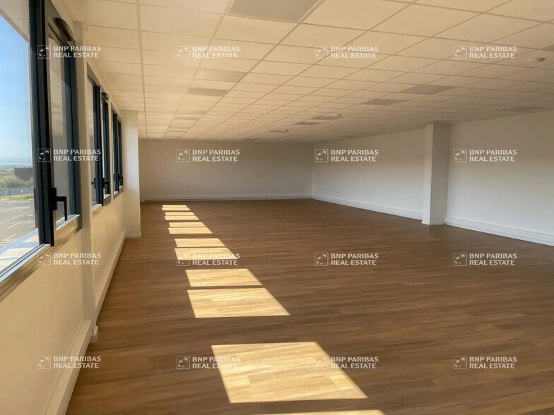 Flex dans Saint-Bonnet-de-Mure à louer - Photo intérieure - Image 2 de 11