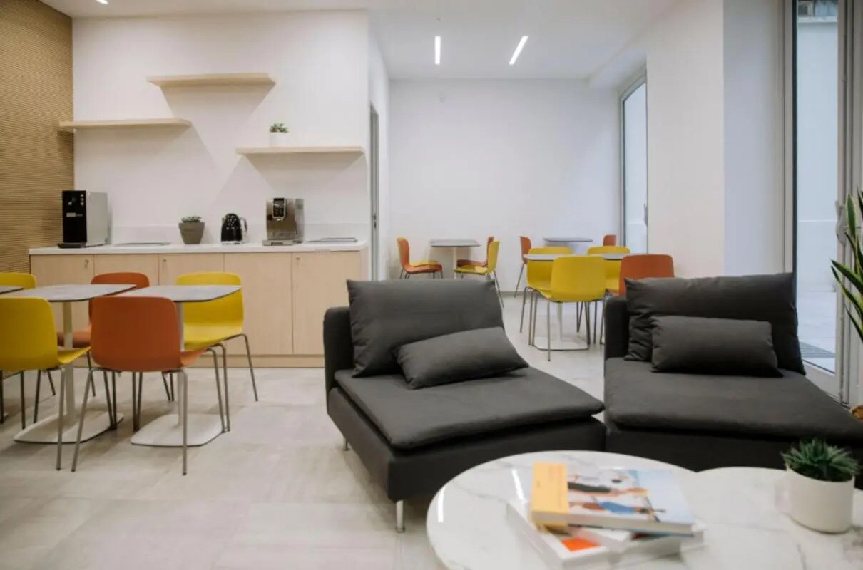 59 Avenue Marceau, Paris for lease Interior Photo- Image 1 of 4