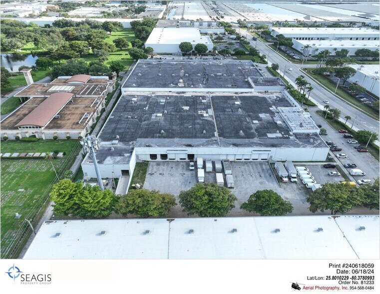 2900 NW 112th Ave, Miami, FL à louer - Photo du bâtiment - Image 2 de 9