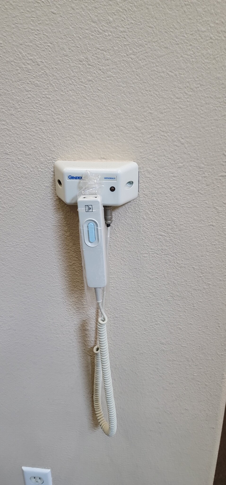 11647-11657 Artesia Blvd, Artesia, CA for lease Building Photo- Image 1 of 18