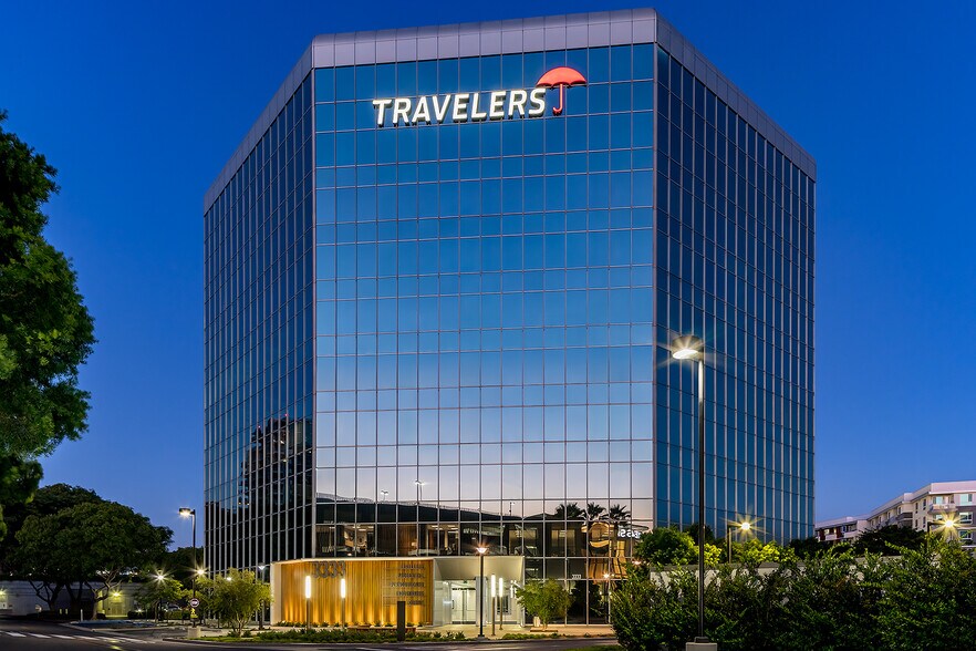 3333 Michelson Dr, Irvine, CA à louer - Photo du bâtiment - Image 2 de 11