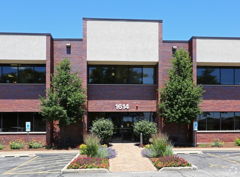 1614 W Central Rd, Arlington Heights, IL for lease - Building Photo - Image 1 of 6