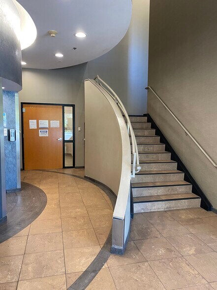 714 Gravois Rd, Fenton, MO à louer - Hall d’entrée - Image 2 de 4