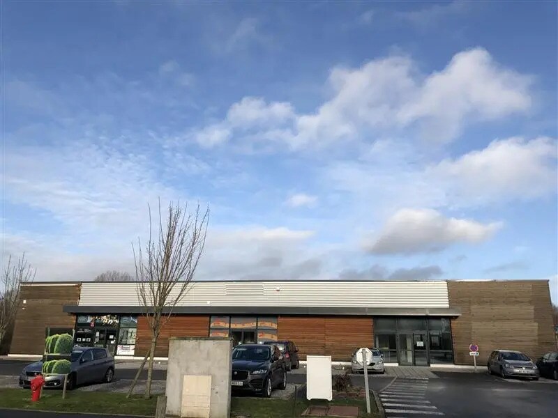 Flex in Ennevelin for lease Building Photo- Image 1 of 5