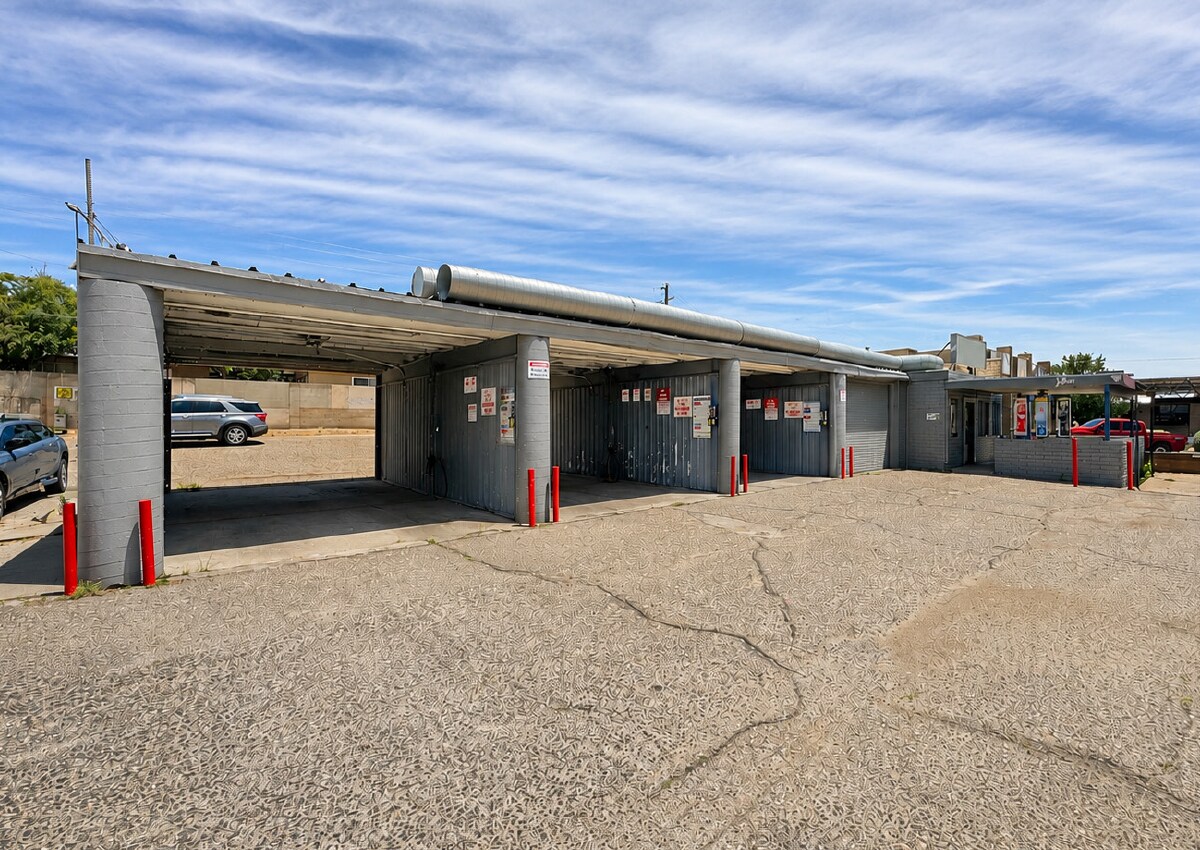 1706 Juan Tabo Blvd NE, Albuquerque, NM à vendre Photo du bâtiment- Image 1 de 11