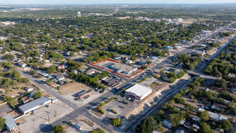 2402-2406 Commercial Ave, San Antonio, TX à louer - Photo du bâtiment - Image 3 de 17