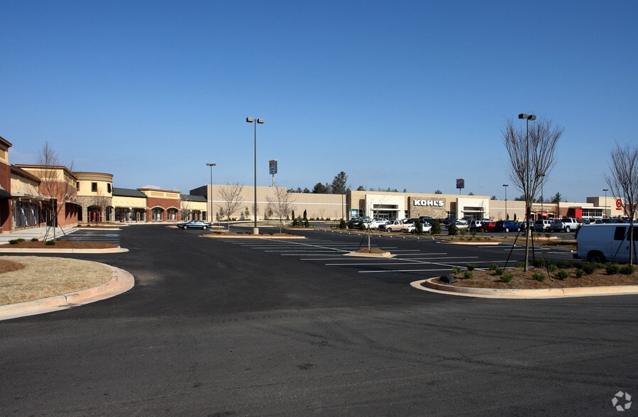 5855 Spout Springs Rd, Flowery Branch, GA for sale - Primary Photo - Image 1 of 1