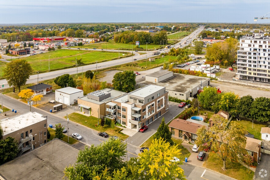 1680 Rue Barbeau, Sainte-Catherine, QC à vendre - Aérien - Image 2 de 4