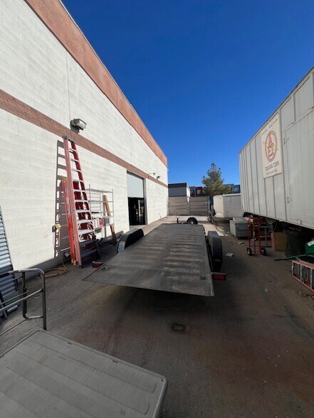 3415 W Lake Mead Blvd, North Las Vegas, NV à vendre - Photo du bâtiment - Image 2 de 10