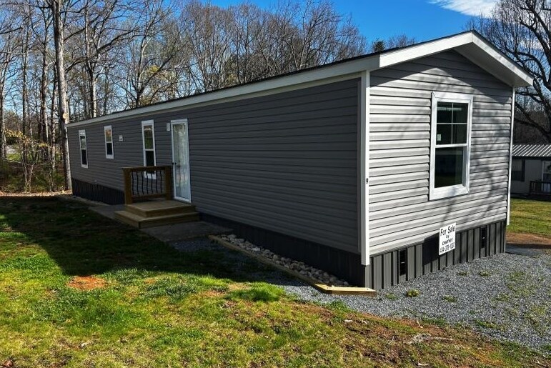 1841 Grit Rd, Hurt, VA à vendre - Photo du bâtiment - Image 3 de 8