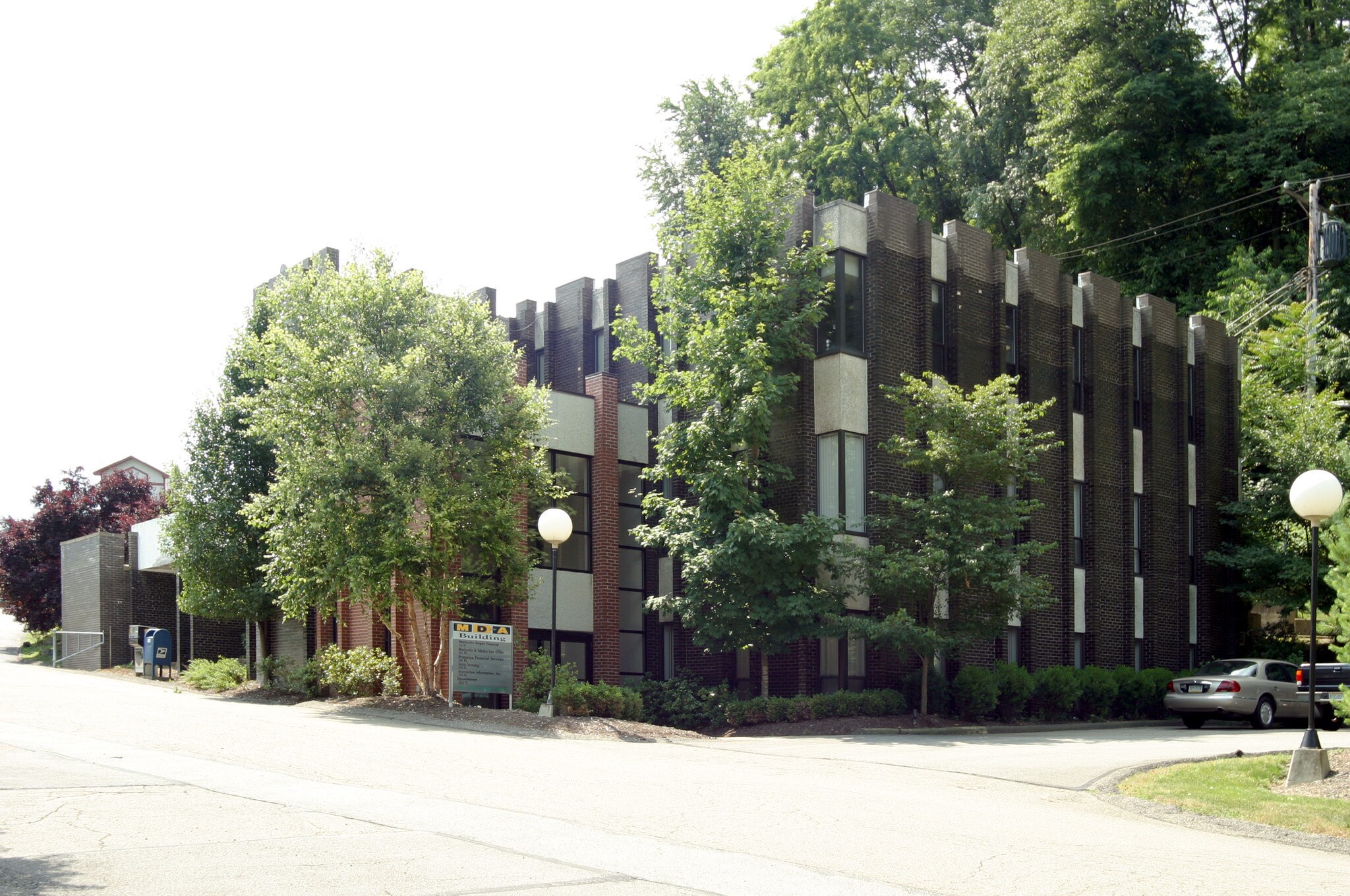 1001 E Entry Dr, Pittsburgh, PA à vendre Photo principale- Image 1 de 3