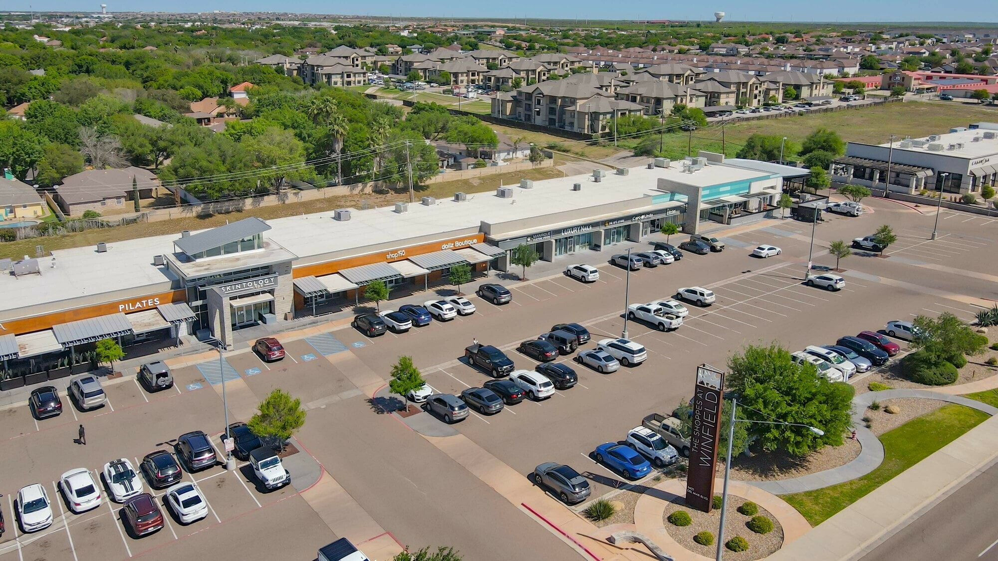 E Del Mar Blvd, Laredo, TX à louer Photo principale- Image 1 de 21