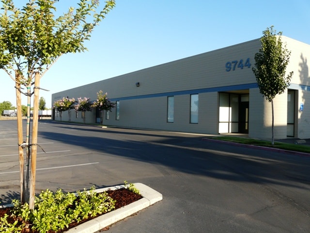 9731 Dino Dr, Elk Grove, CA for lease Primary Photo- Image 1 of 4
