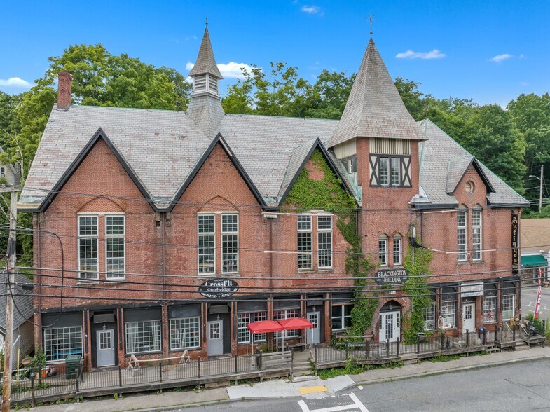 572 Main St, Sturbridge, MA for sale - Primary Photo - Image 1 of 4