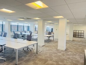 68-70 London Rd, Twickenham for lease Interior Photo- Image 2 of 8