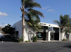 3201-3211 W Warner Ave, Santa Ana, CA for lease Interior Photo- Image 2 of 2