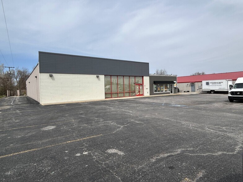 1729-1735 E Commercial Avenue, Lowell, IN à louer - Photo du bâtiment - Image 3 de 9
