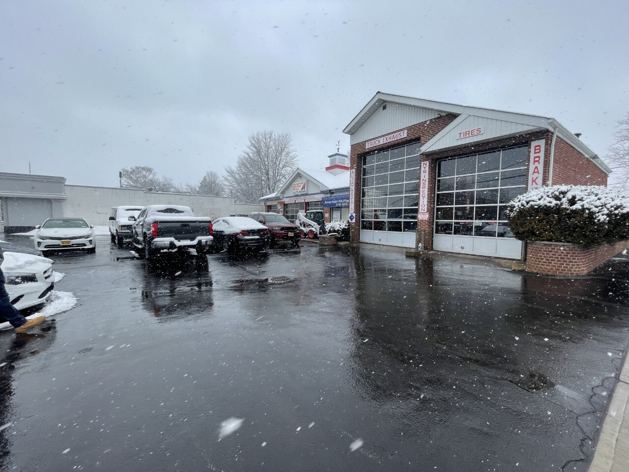 815 Old Country Rd, Westbury, NY for sale Primary Photo- Image 1 of 9