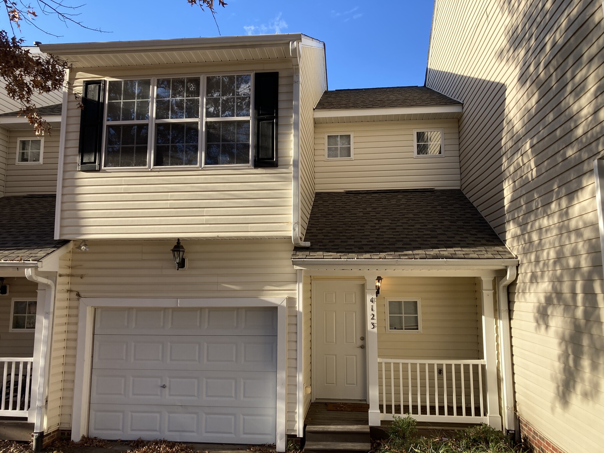 3 Resident Properties for Sale portfolio of 3 properties for sale on LoopNet.ca Building Photo- Image 1 of 10