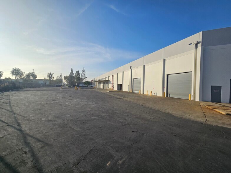 6300-6340 Valley View St, Buena Park, CA à louer - Photo du bâtiment - Image 3 de 7