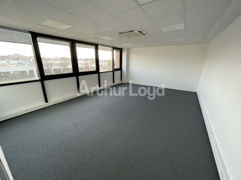 145 Boulevard De Valmy, Villeneuve-d'Ascq à louer - Photo intérieure - Image 2 de 17