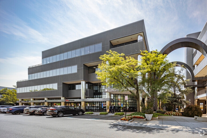 8603 Westwood Center Dr, Vienna, VA for lease - Primary Photo - Image 1 of 9
