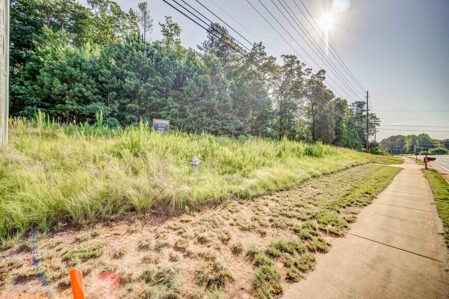 HWY 92 portefeuille de 6 propriétés à vendre sur LoopNet.ca - Photo du bâtiment - Image 3 de 6