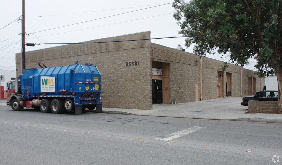 26821-26831 Ruether Ave, Canyon Country, CA for lease - Building Photo - Image 2 of 2