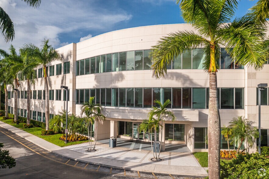 13621 NW 12th St, Sunrise, FL for lease - Primary Photo - Image 1 of 15