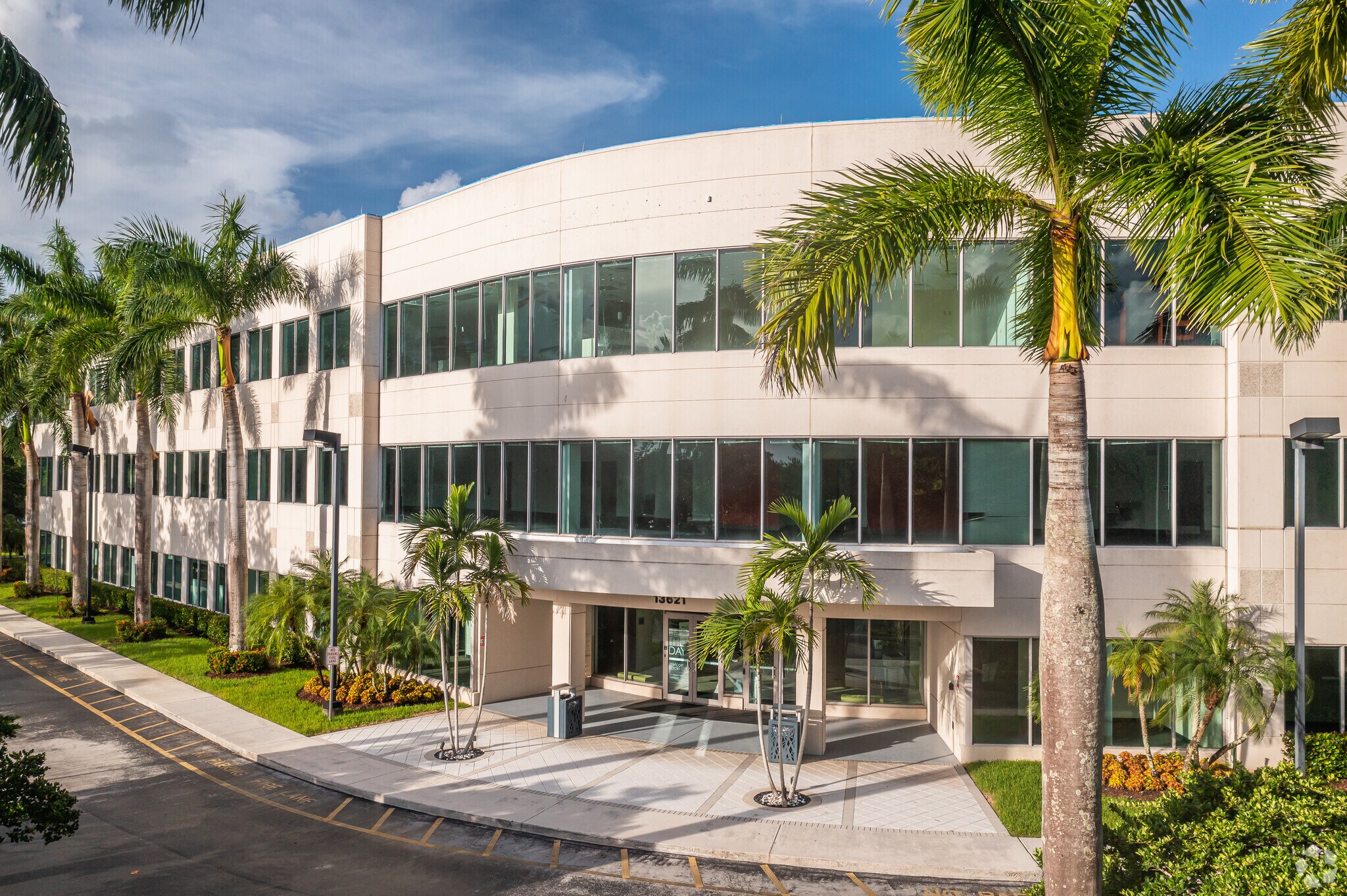 13621 NW 12th St, Sunrise, FL for lease Primary Photo- Image 1 of 16
