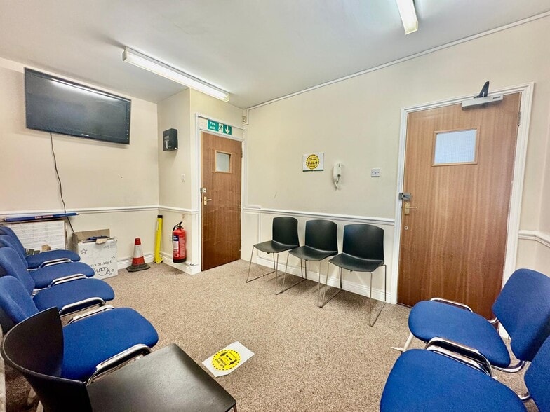 Wellington St, Luton for lease - Building Photo - Image 3 of 4