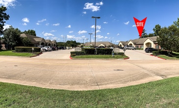 1801 W White Oak Ter, Conroe, TX à louer Photo du bâtiment- Image 1 de 1