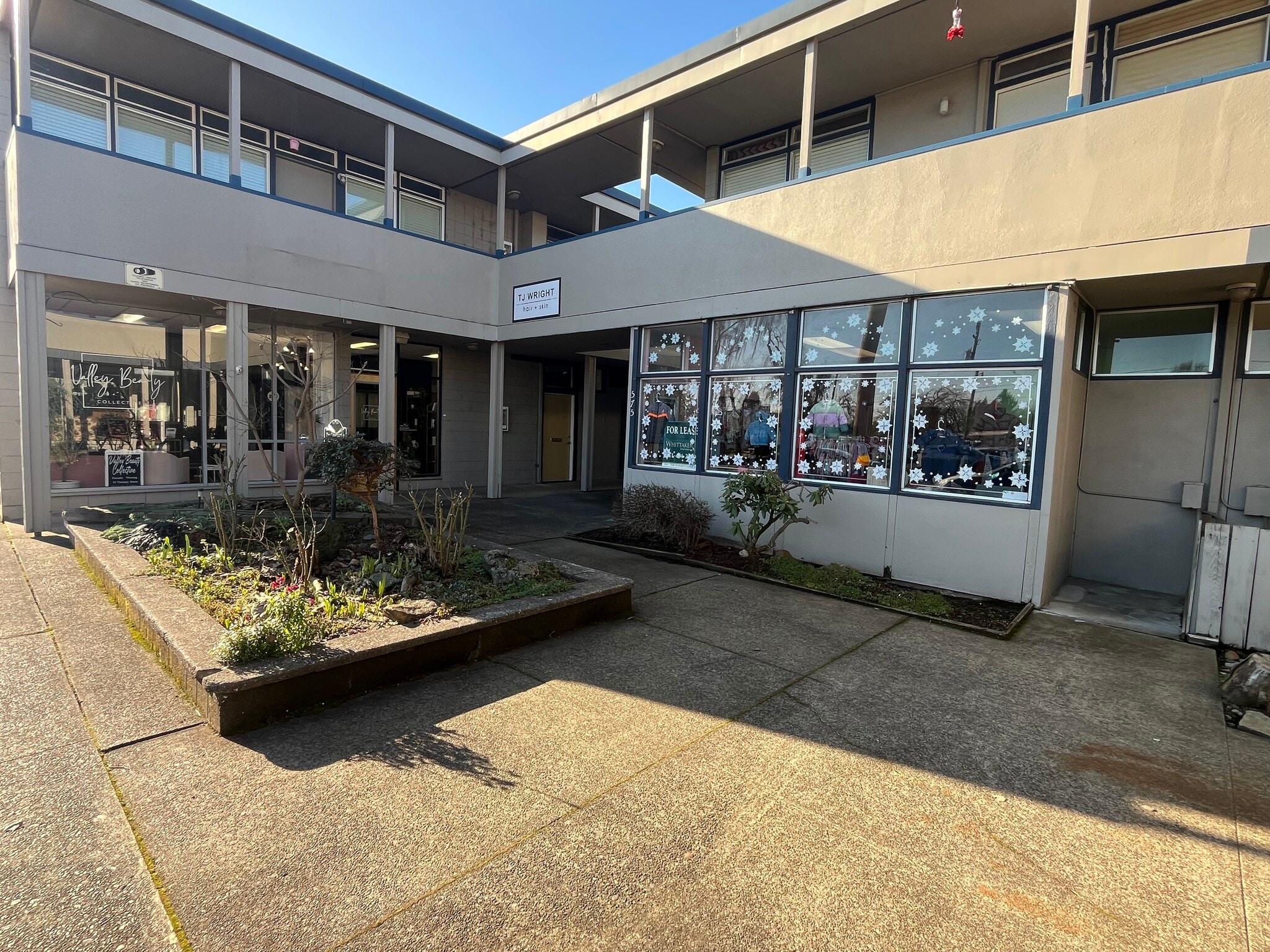 545-575 Holly St, Junction City, OR for lease Primary Photo- Image 1 of 10