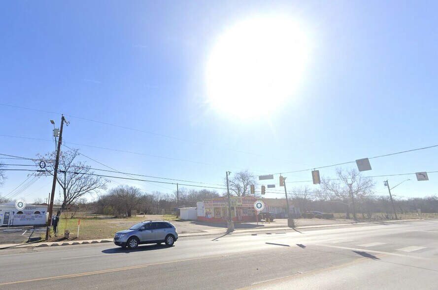 Ww White Portfolio portefeuille de 3 propriétés à vendre sur LoopNet.ca - Photo du bâtiment - Image 2 de 3