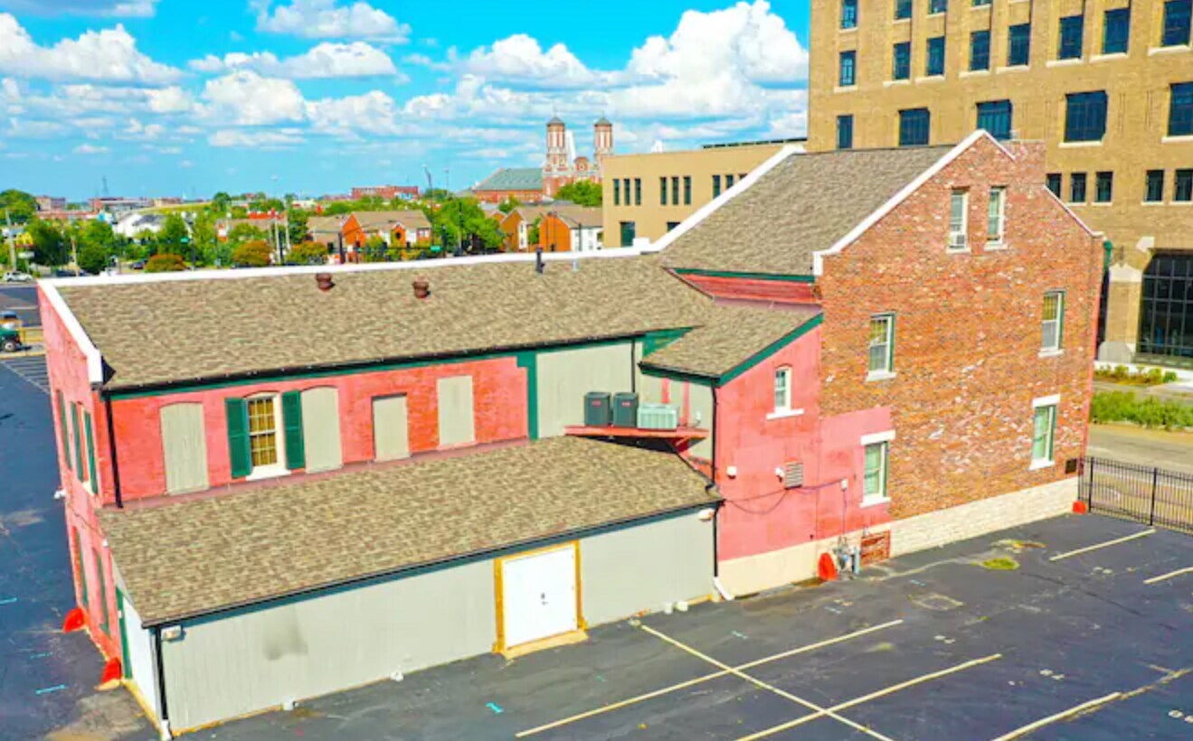 911 N Tucker Blvd, Saint Louis, MO à louer Photo du bâtiment- Image 1 de 3