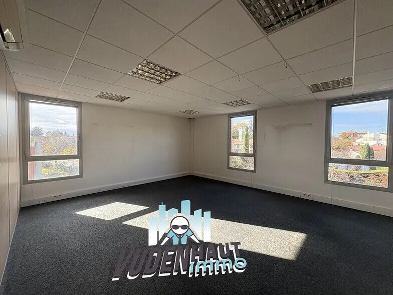 Office in Toulouse for lease - Interior Photo - Image 1 of 19