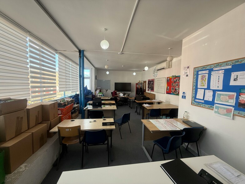 5-7 Preston Rd, Brighton for lease - Building Photo - Image 3 of 18