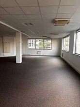 Office in Villejuif for lease Interior Photo- Image 1 of 3