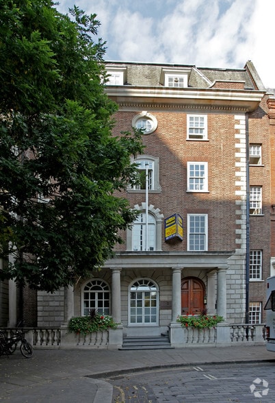 2 Devonshire Sq, Londres à louer - Photo du bâtiment - Image 2 de 23