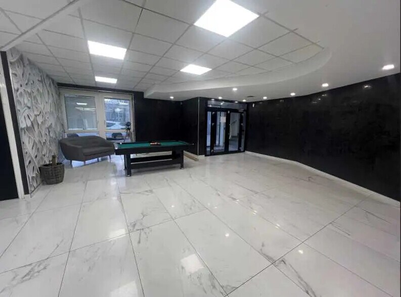 Bureau dans Bron à louer - Photo intérieure - Image 2 de 8