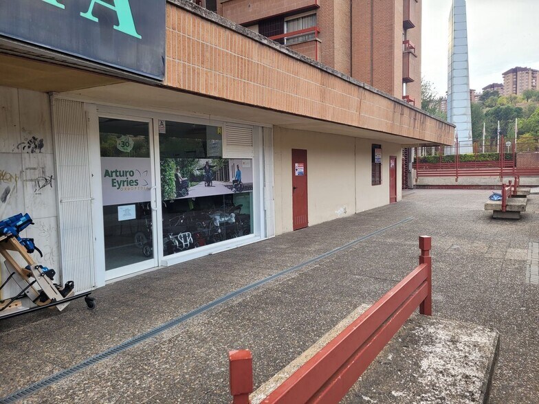 Commerce de détail dans Valladolid à louer - Photo du bâtiment - Image 3 de 16