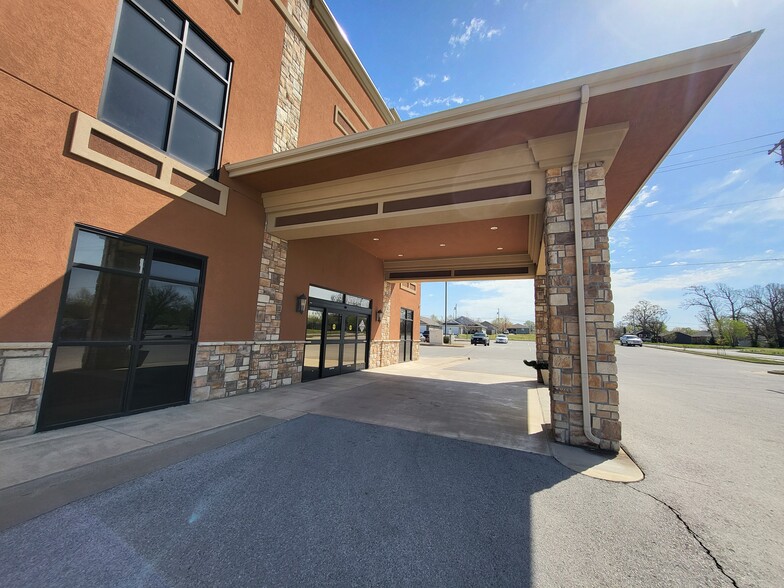 2613 Main St, Joplin, MO à vendre - Photo du bâtiment - Image 2 de 20