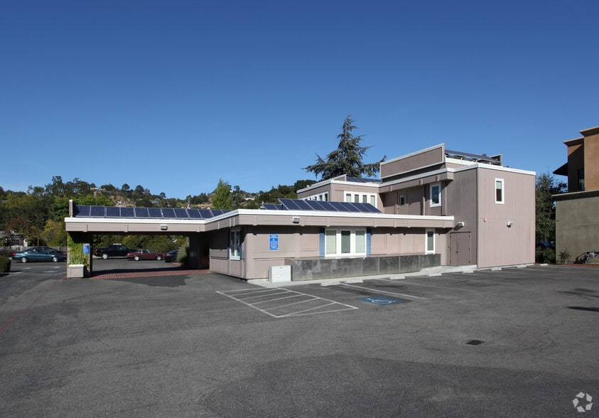 505 Sir Francis Drake Blvd, Greenbrae, CA for lease - Building Photo - Image 2 of 9
