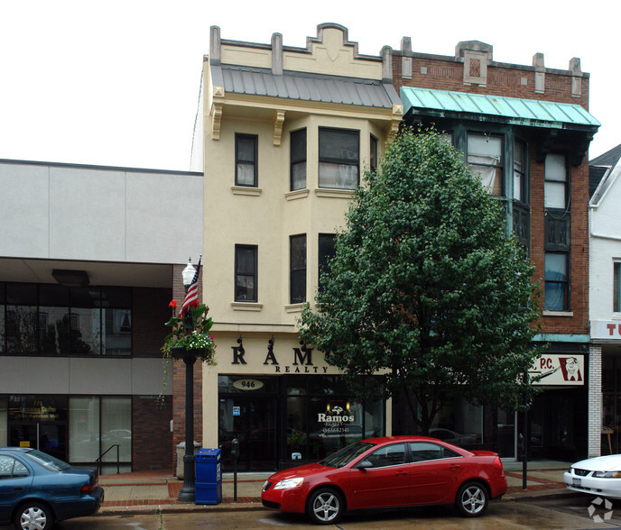 946 W Hamilton St, Allentown, PA for lease - Primary Photo - Image 1 of 2