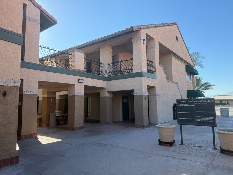 81880 Dr Carreon Blvd, Indio, CA à louer - Photo du bâtiment - Image 3 de 19